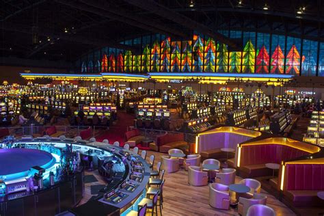seneca casino entertainment